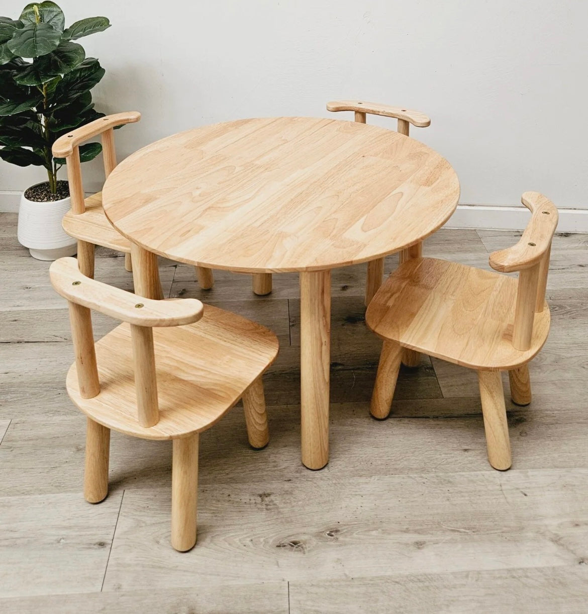 Round Toddler Table & 4 Chair Set