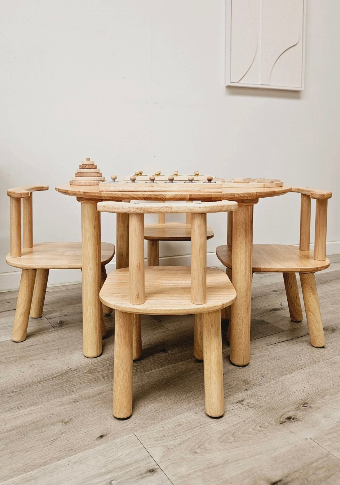 Round Toddler Table & 4 Chair Set